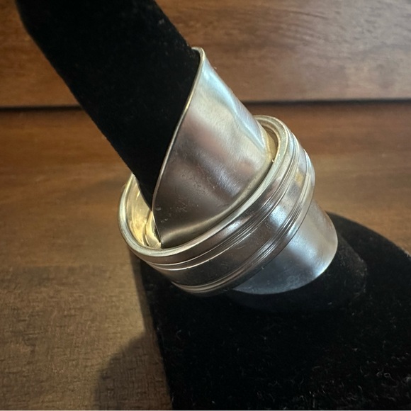 Statement Spoon Ring - Picture 4 of 14